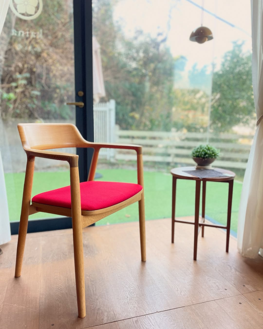 Hiroshima アームチェア